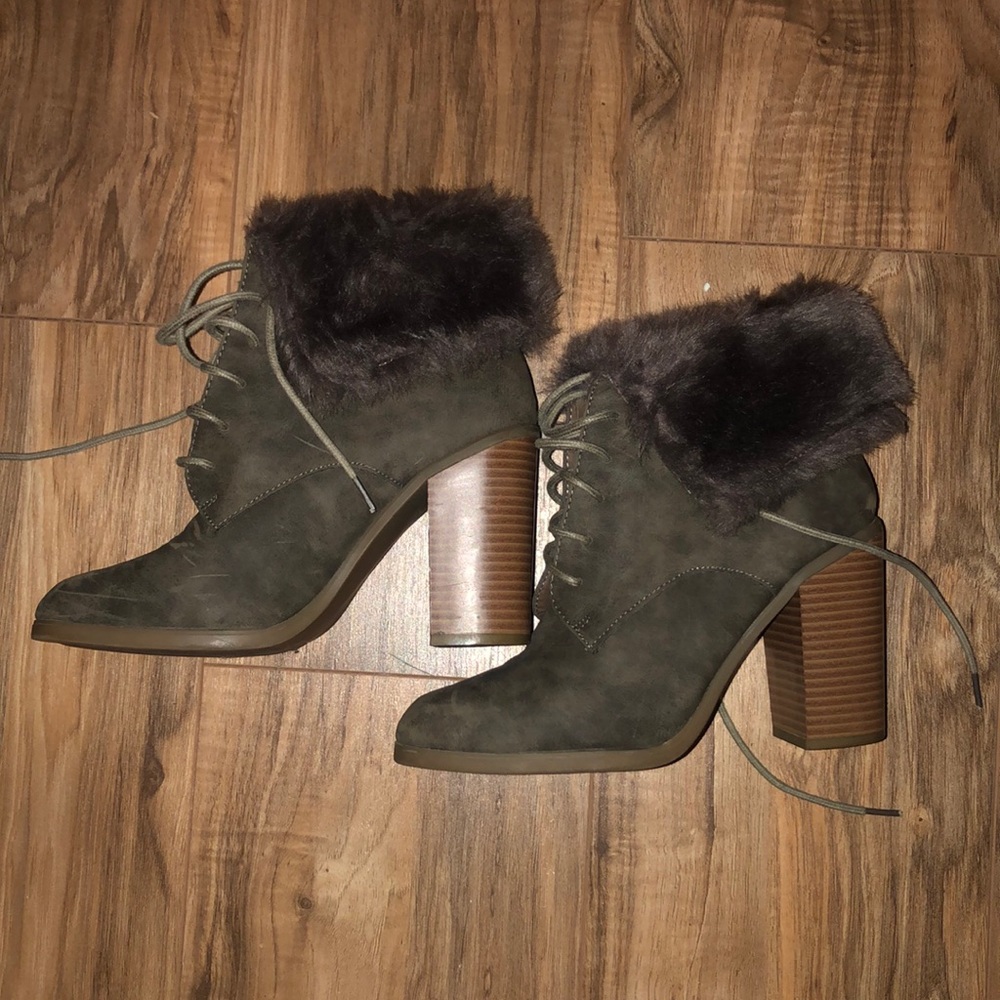 Fur trim booties!